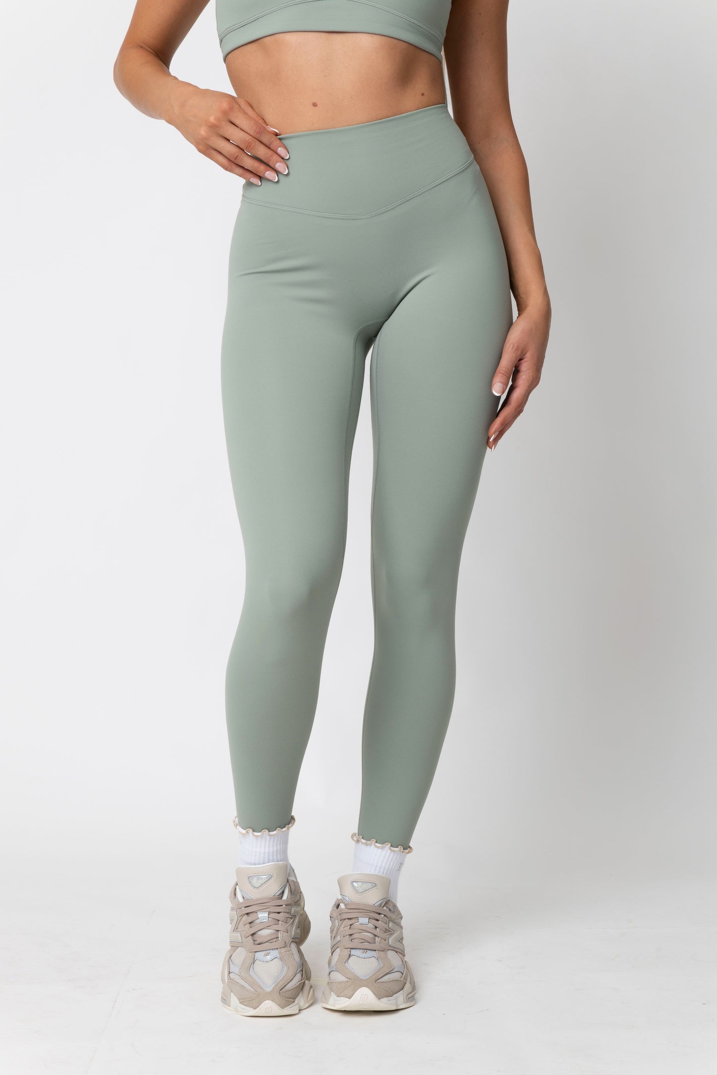 SOFT FLOW - SIGNATURE LEGGINGS MATCHA CLOUD