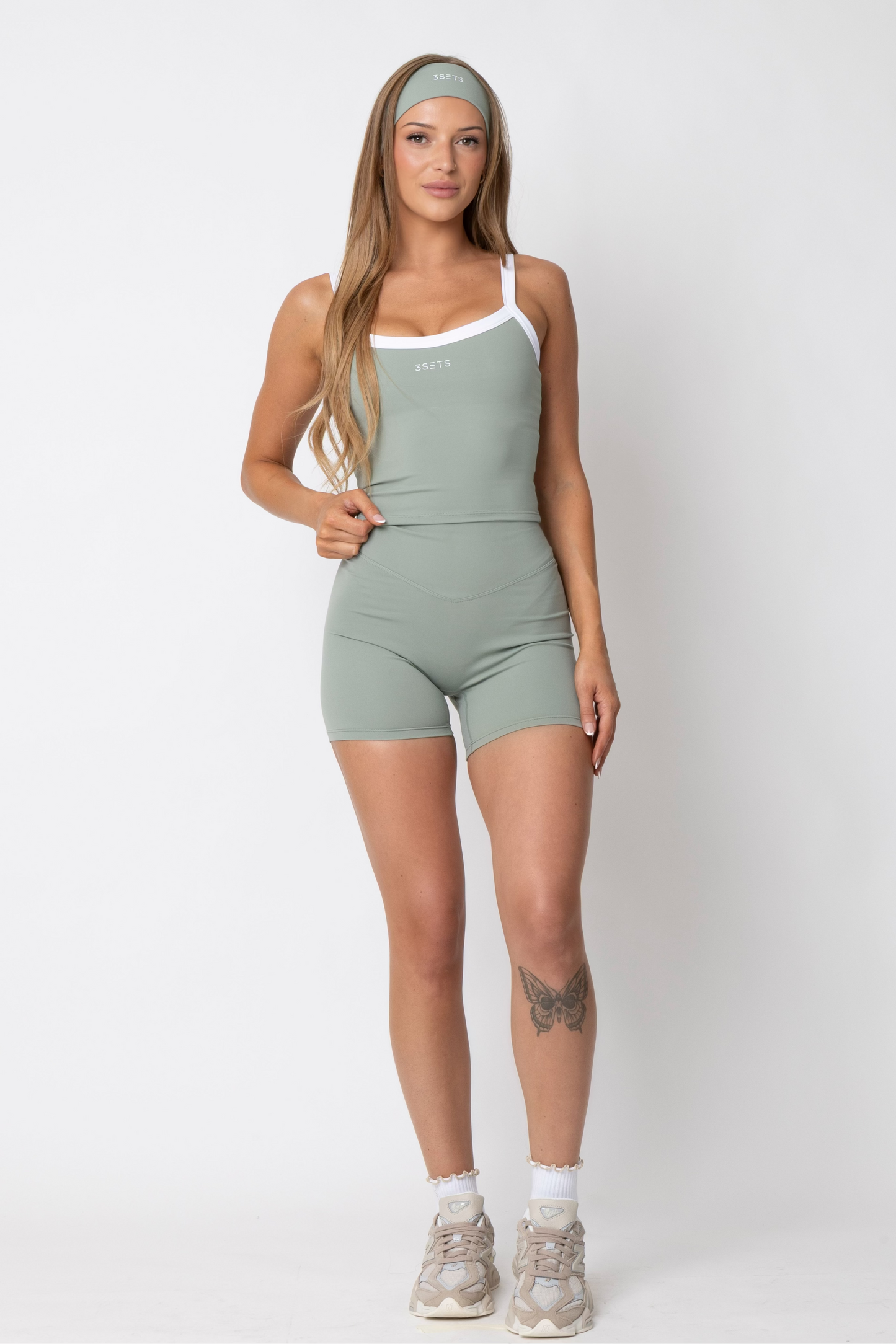 SOFT FLOW - SIGNATURE SHORTS MATCHA CLOUD