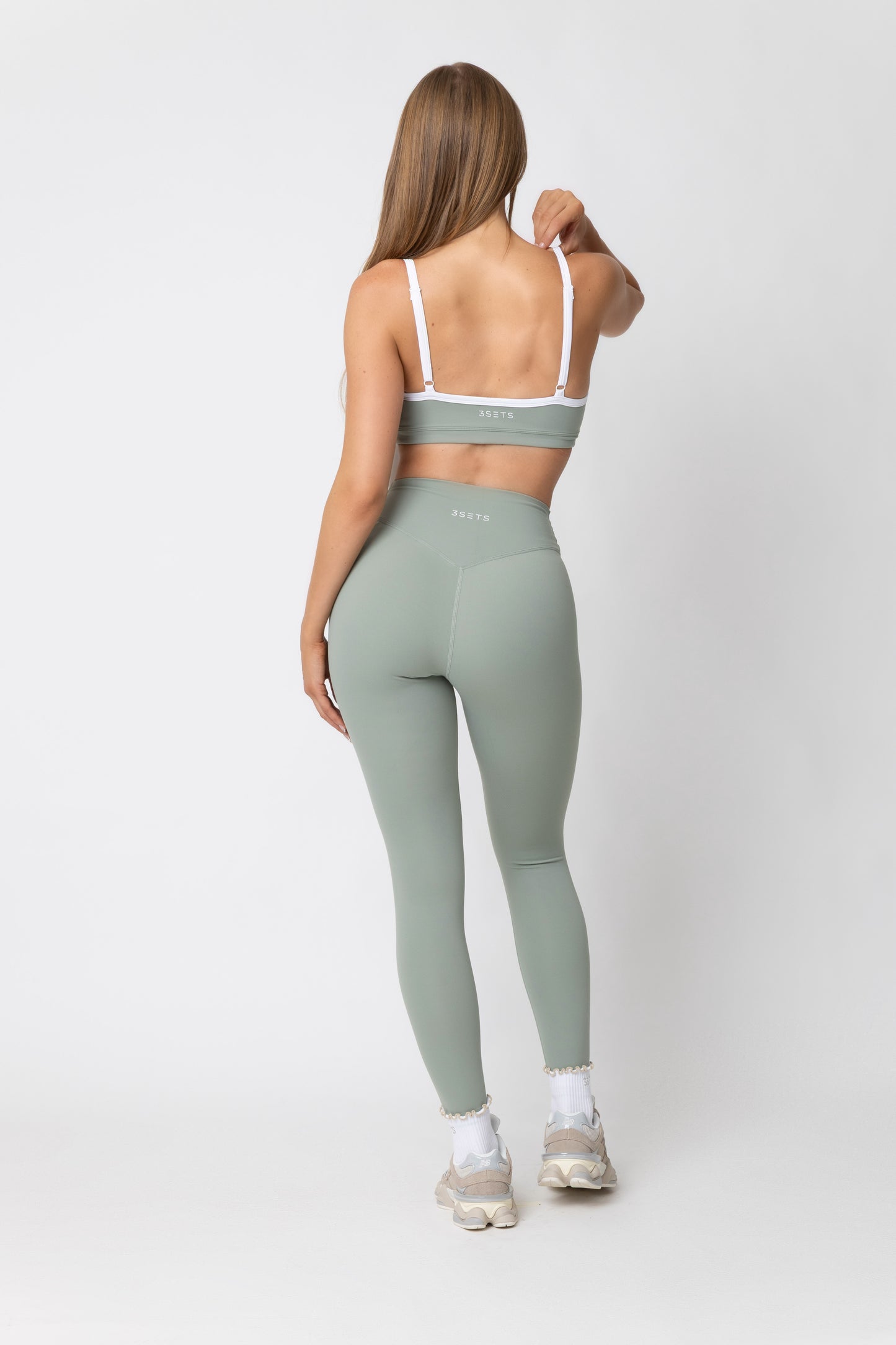 SOFT FLOW - CONTRAST MINI V-BRA | MATCHA CLOUD